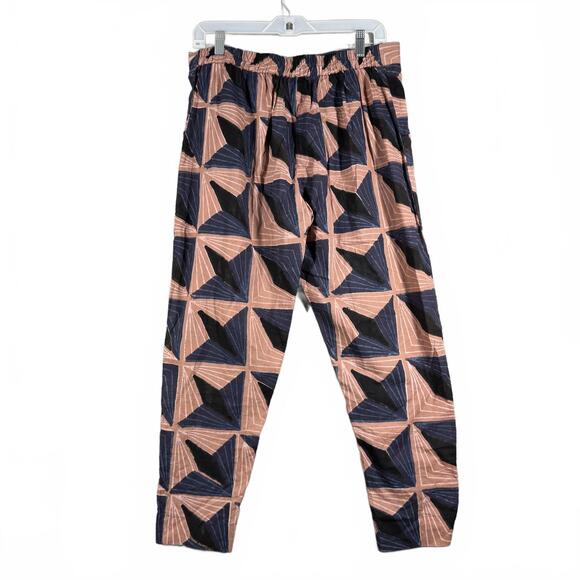 Abstract Patterned Women's Cropped Pants - Picture 7 of 9